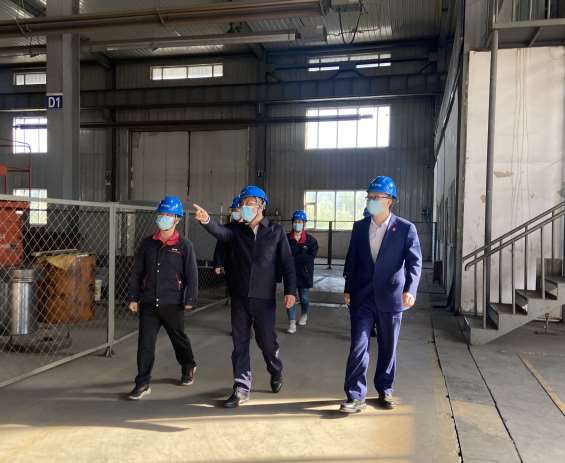 四平市稅務(wù)局局長(zhǎng)于洋、交通銀行四平支行行長(zhǎng)王玉眾一行到我司蒞臨指導(dǎo)
